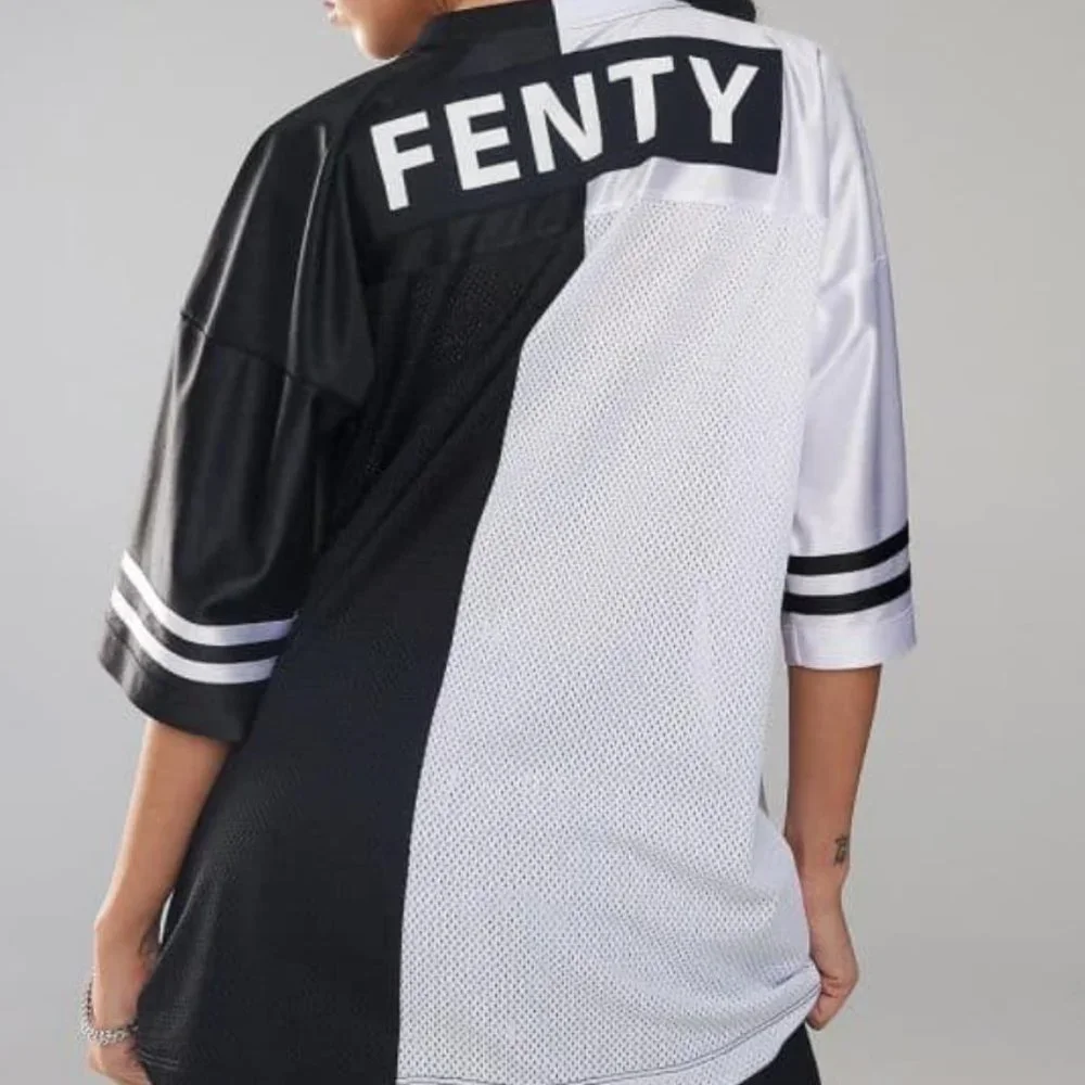 SAVAGE X FENTY NFL TWO TONE crop JERSEY by Rihanna Super Bowl WhT/ blk nwt - Picture 2 of 4